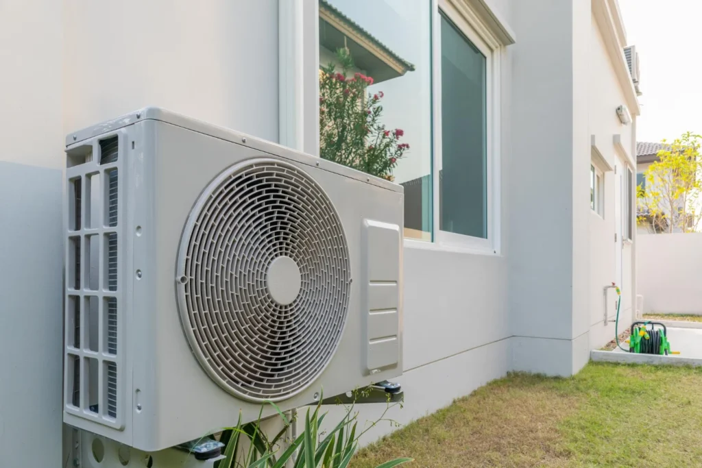 instalación de bomba de calor de aerotermia en una casa en alcalá de henares